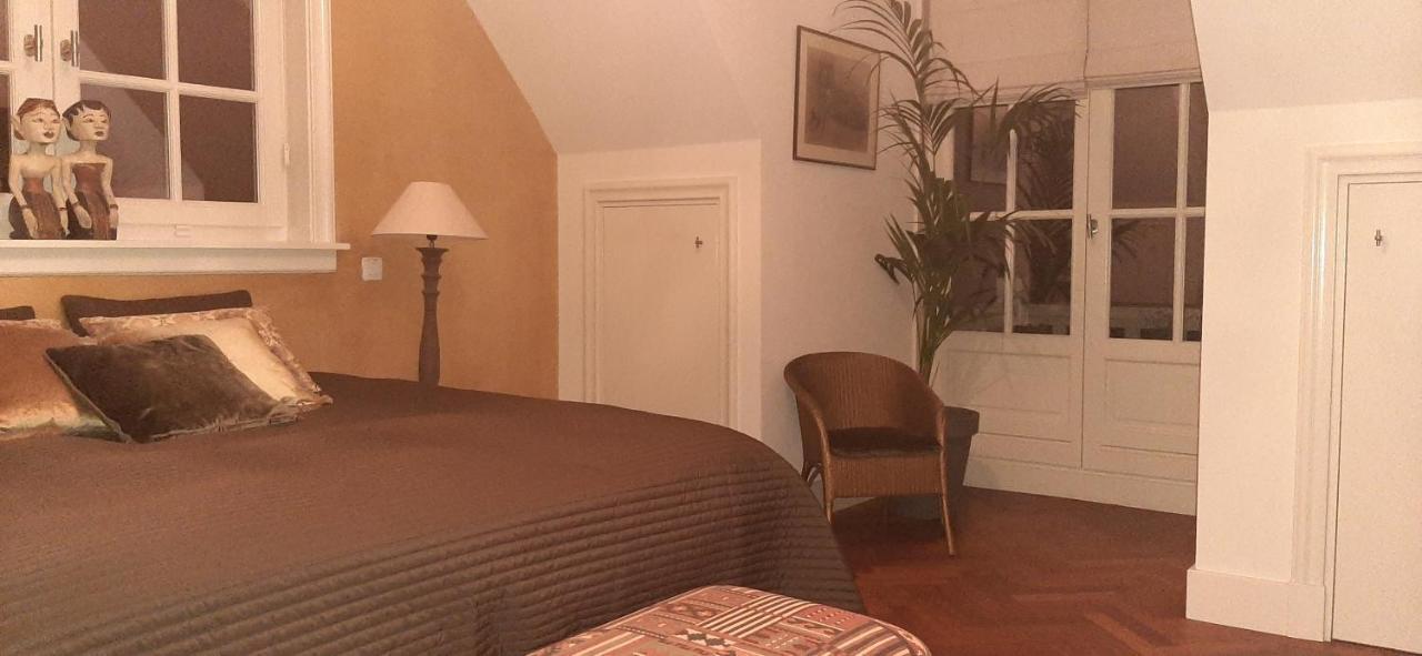Huize Koempoelan Bed & Breakfast Naarden Dış mekan fotoğraf