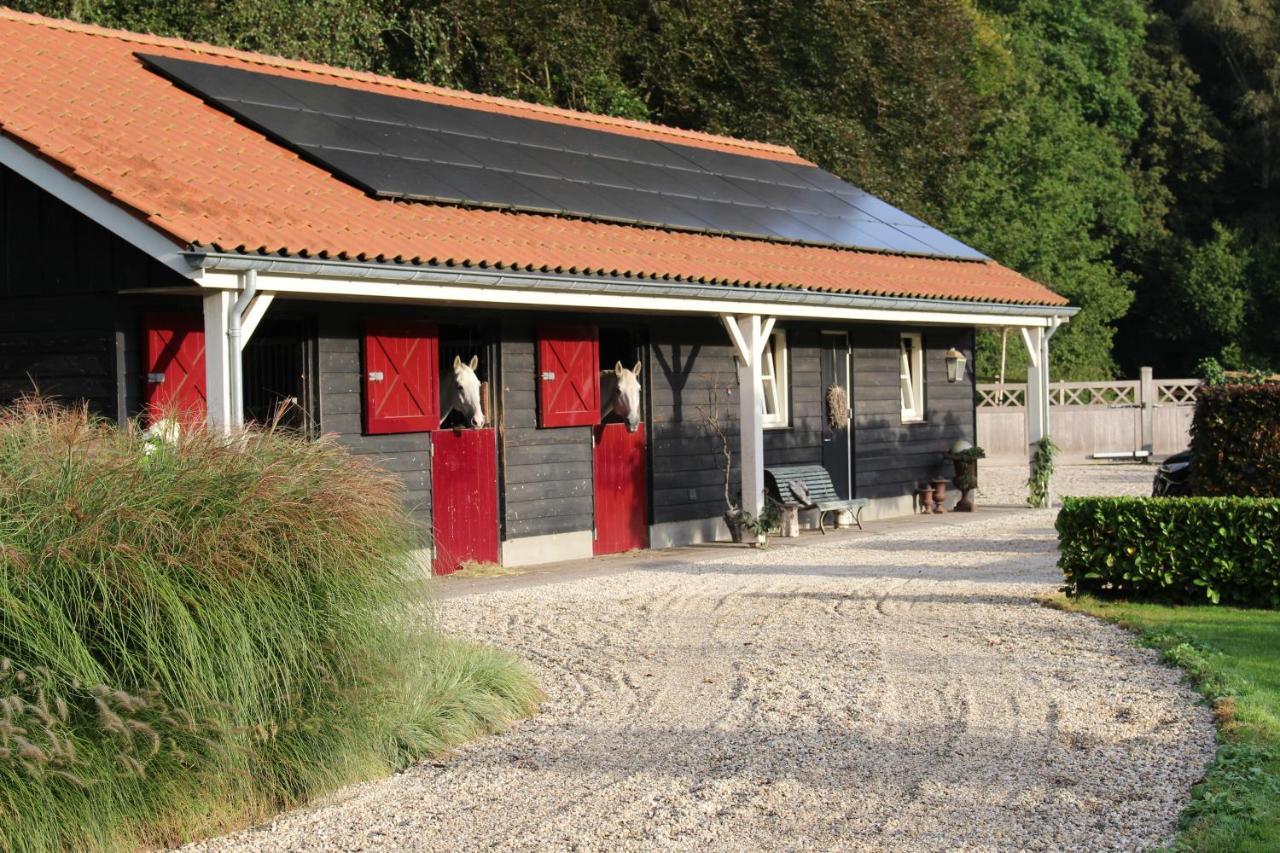 Huize Koempoelan Bed & Breakfast Naarden Dış mekan fotoğraf