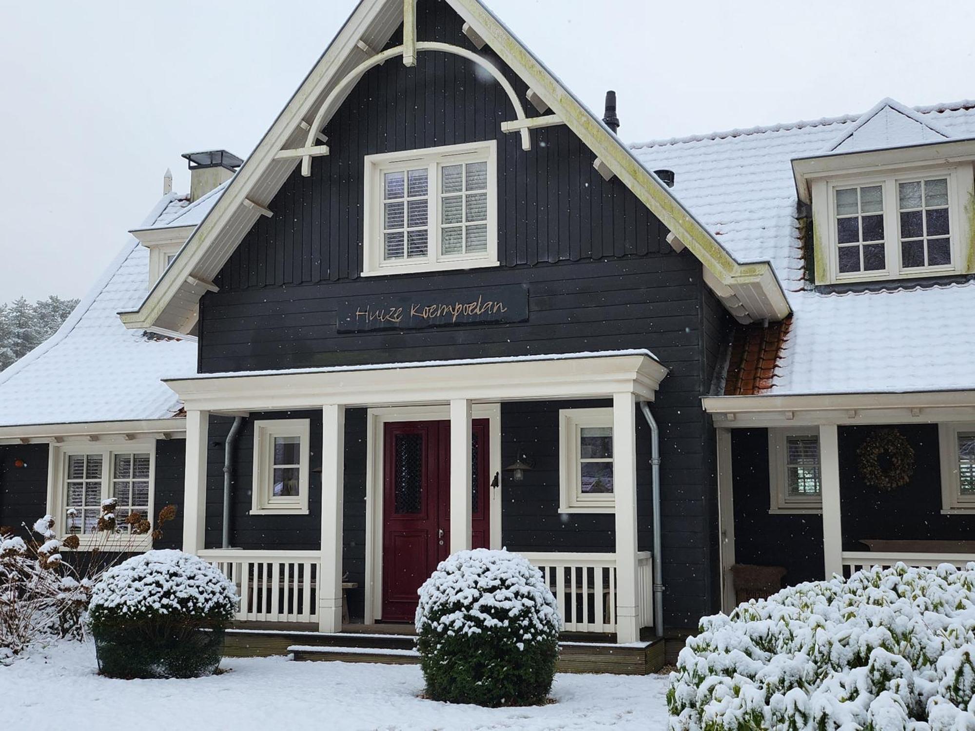 Huize Koempoelan Bed & Breakfast Naarden Dış mekan fotoğraf