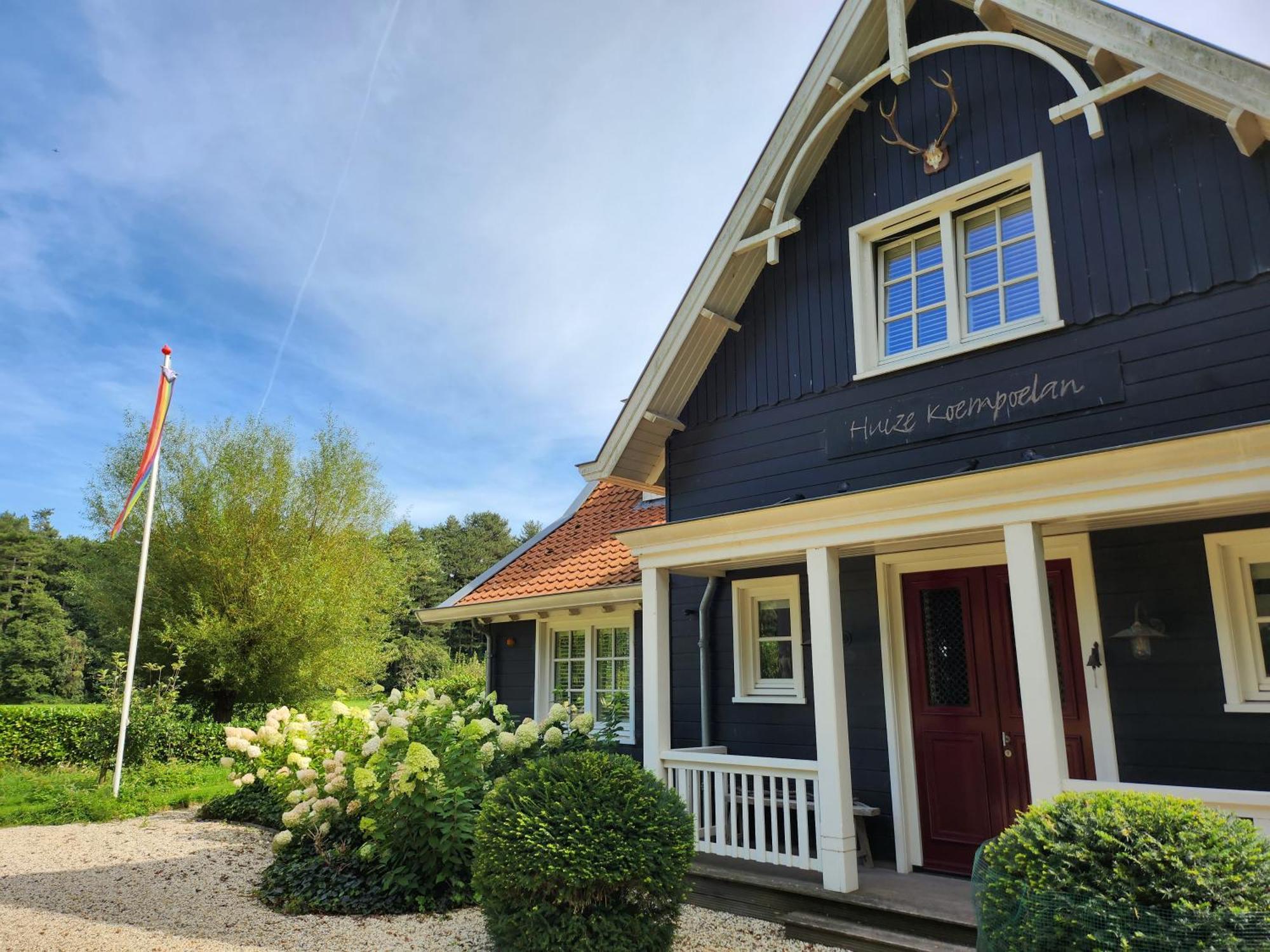 Huize Koempoelan Bed & Breakfast Naarden Dış mekan fotoğraf