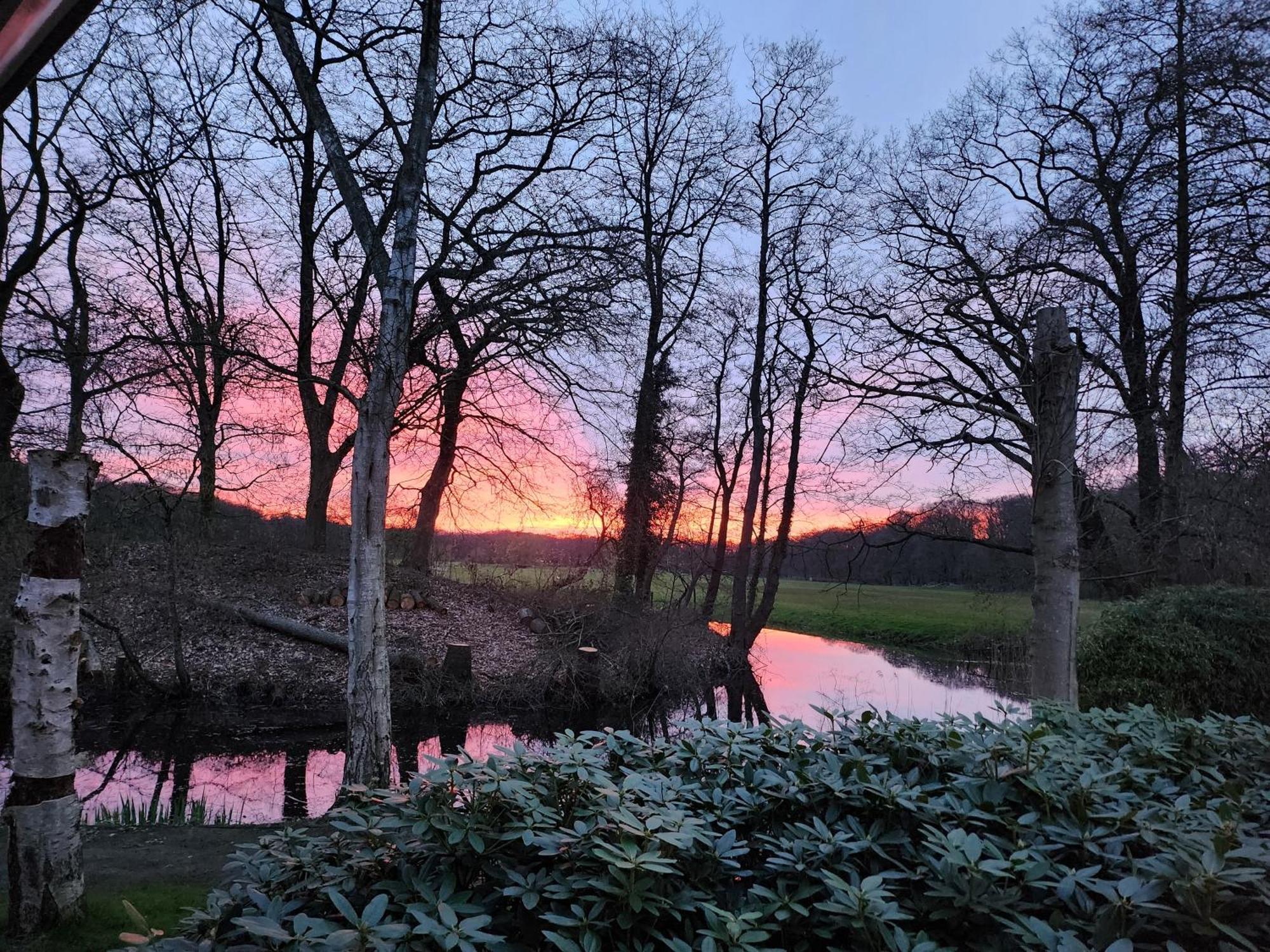 Huize Koempoelan Bed & Breakfast Naarden Dış mekan fotoğraf